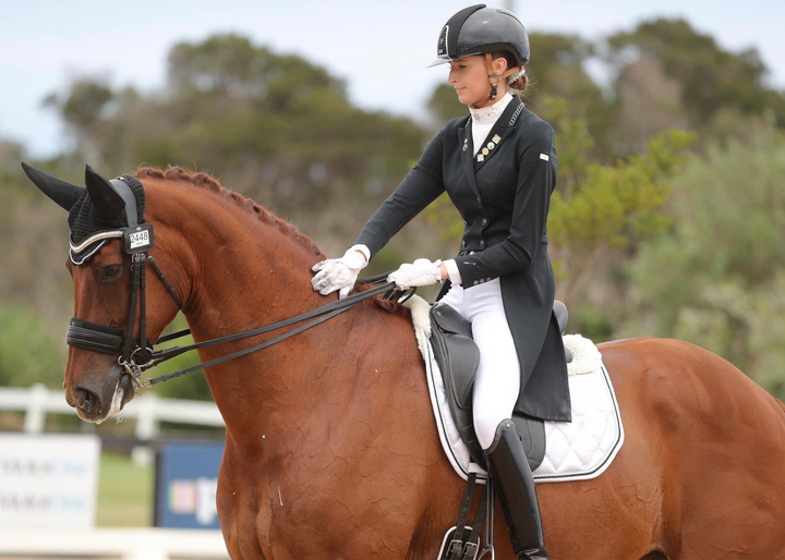 'The Queen' White Full Merino Wool Fleece Competition Saddle Pad